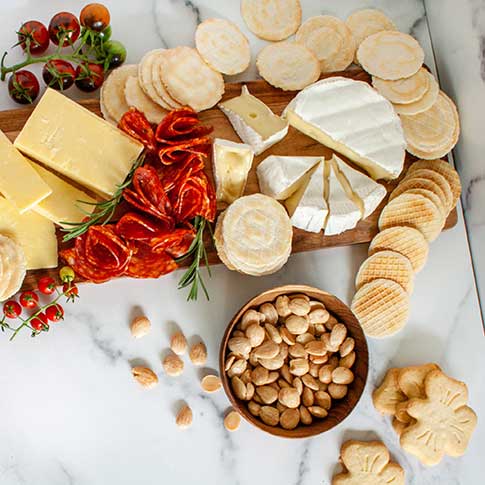 International Connoisseur Gift Box